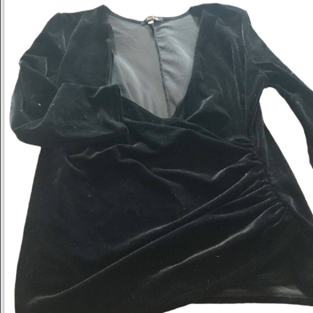 Onyx Nite black velvet top excellent condition size XL rich color classic look